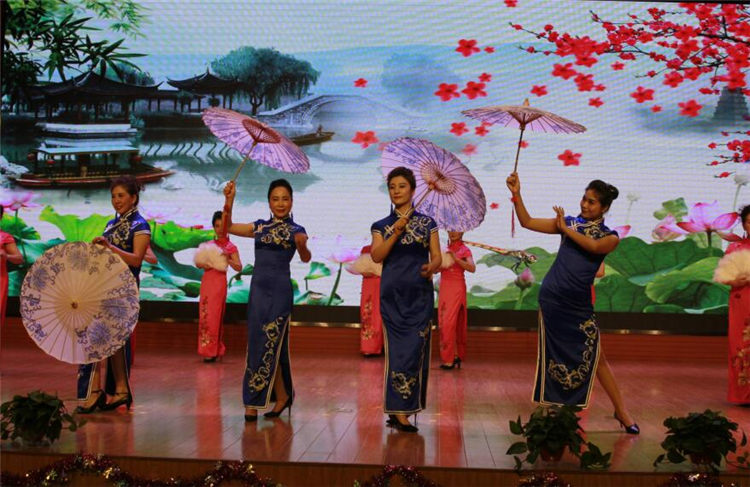18年元旦晚会 (13).jpg
