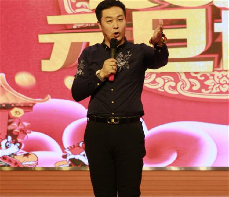18年元旦晚会 (17).jpg